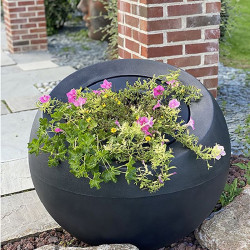 Jardinière plastique boule inclinée Delight