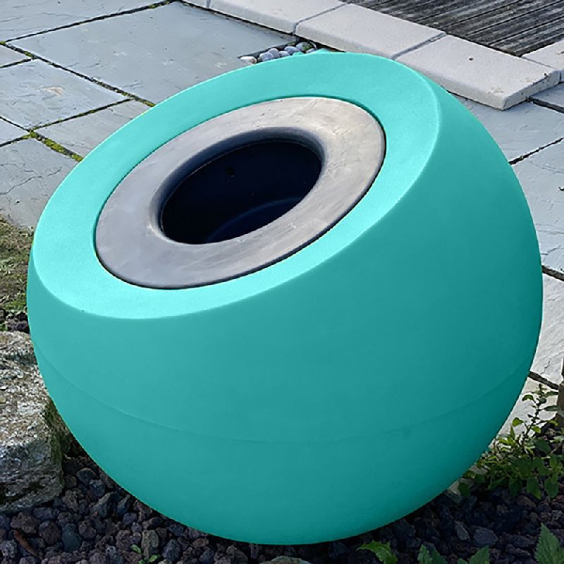 Jardinière plastique boule inclinée Delight