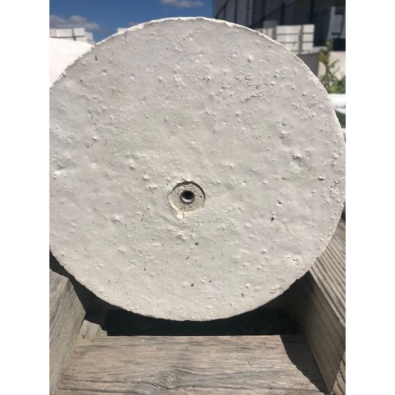 Borne béton cylindrique pour voirie