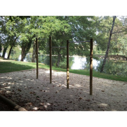 Barres fixes pour parcours sportif