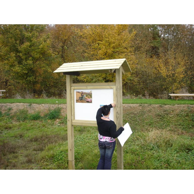 Panneau d'affichage extérieur avec toit + vitrine