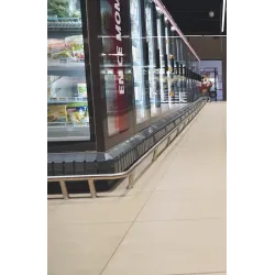 Bumper de protection pour rayonnage de magasin