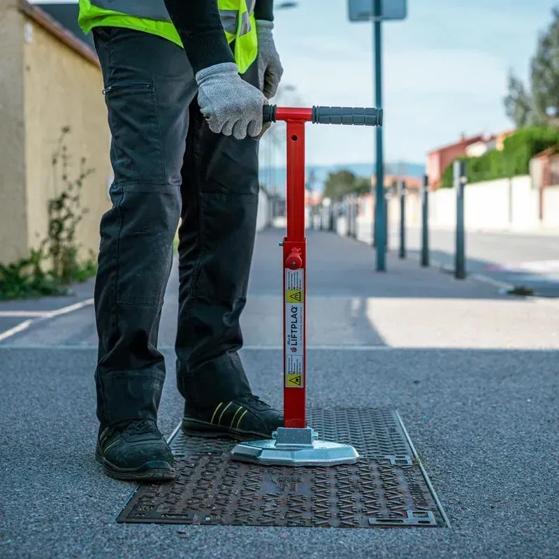 Mini lève plaque d'égoût aimanté - Mini Liftplaq plus