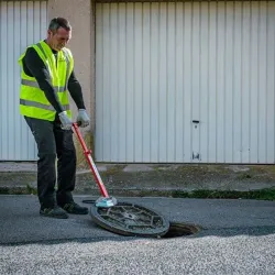 Mini lève plaque d'égoût aimanté - Mini Liftplaq plus