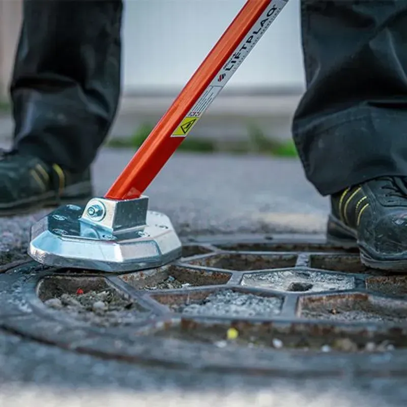 Mini lève plaque d'égoût aimanté - Mini Liftplaq plus