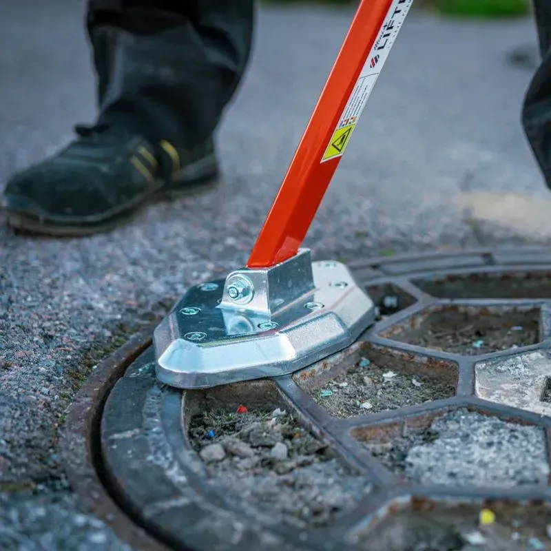 Mini lève plaque d'égoût aimanté - Mini Liftplaq plus