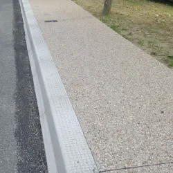 Bordure béton pour quai de bus