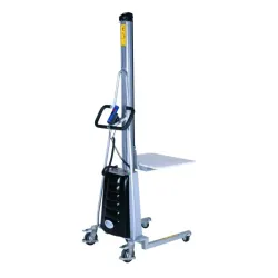 Gerbeur télescopique électrique léger