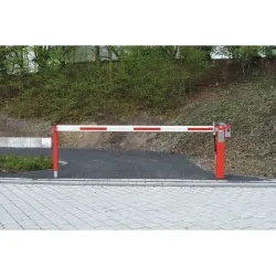 Barrière levante à vérin pneumatique avec lisse rectangulaire WES31