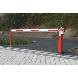 Barrière levante à vérin pneumatique avec lisse rectangulaire WES31