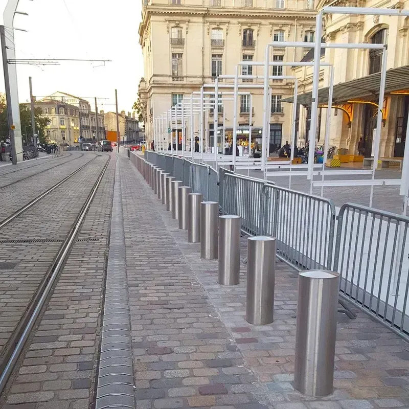 Borne anti bélier inox tête bombée