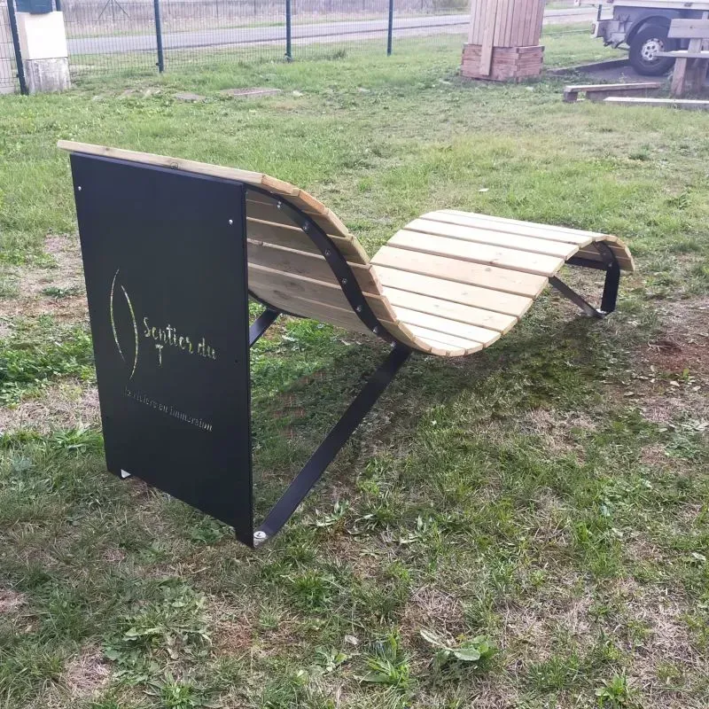 Transat personnalisable avec logo en bois de pin et métal