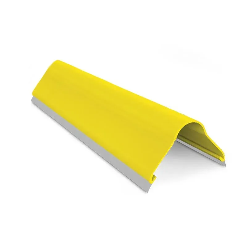 Cornière d'angle en PVC pour protection des poteaux et murs
