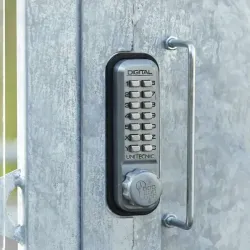 Abri fermé pour 6 à 12 vélos 