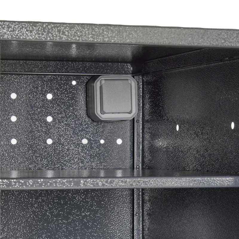 Rangement sécurisé avec prise électrique pour deux trottinettes