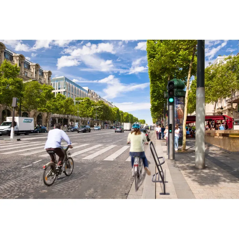 Repose- pied pour cycliste ou assis débout