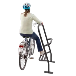 Repose- pied pour cycliste ou assis débout