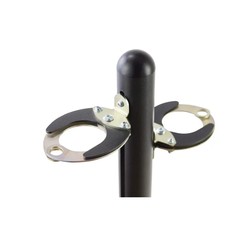 Poteau avec pinces antivol pour rangement de 2 trottinettes