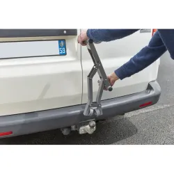 Antivol pour porte arrière camionette et marche pied