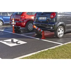 Poteau flexible pour parking