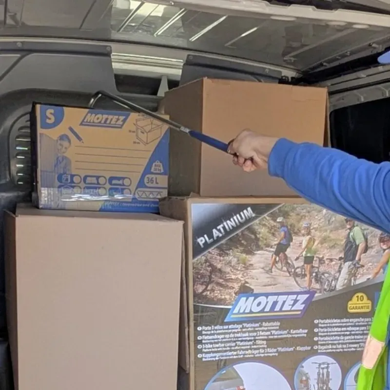 Crochet pour récupérer colis