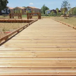 Terrasse bois avec insert en résine antidérapant - Pyla
