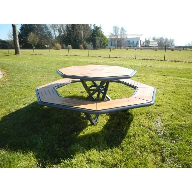 Table de pique nique octogonale en compact stratifié Teck + acier
