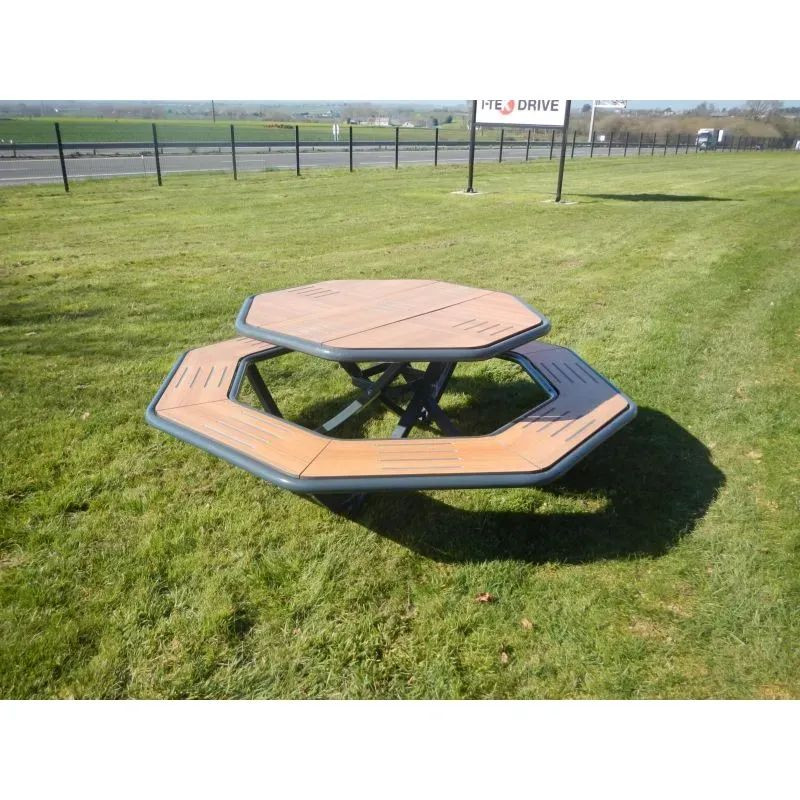 Table de pique nique octogonale en compact stratifié Teck + acier