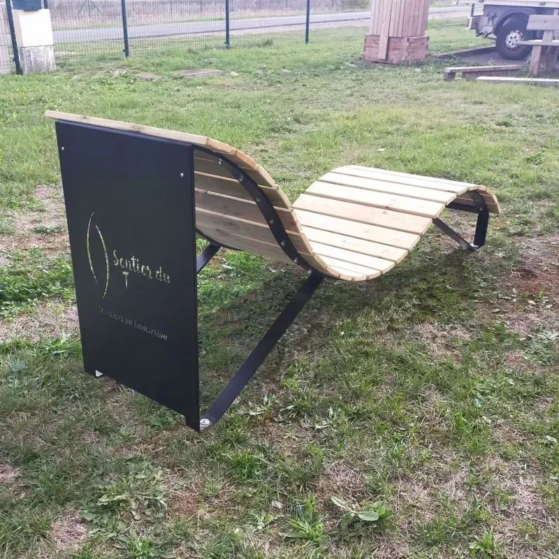 Transat personnalisable avec logo en bois de pin et métal