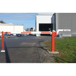 Barrière levante manuelle à contrepoids passage jusqu'à 6m WES41