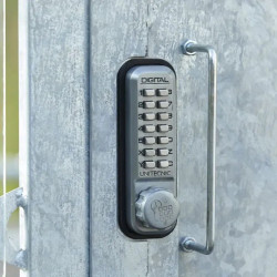 Abri fermé pour 6 à 12 vélos 