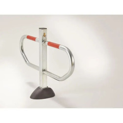 Barrière de parking  à pied central rabattable