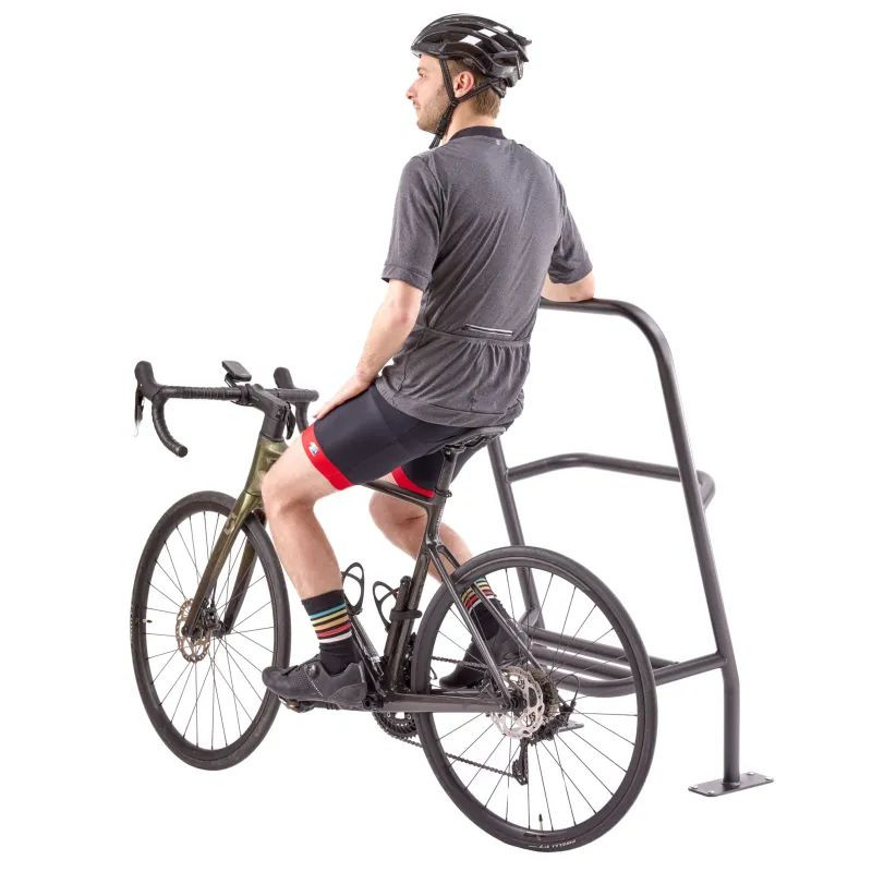 Repose- pied pour cycliste ou assis débout