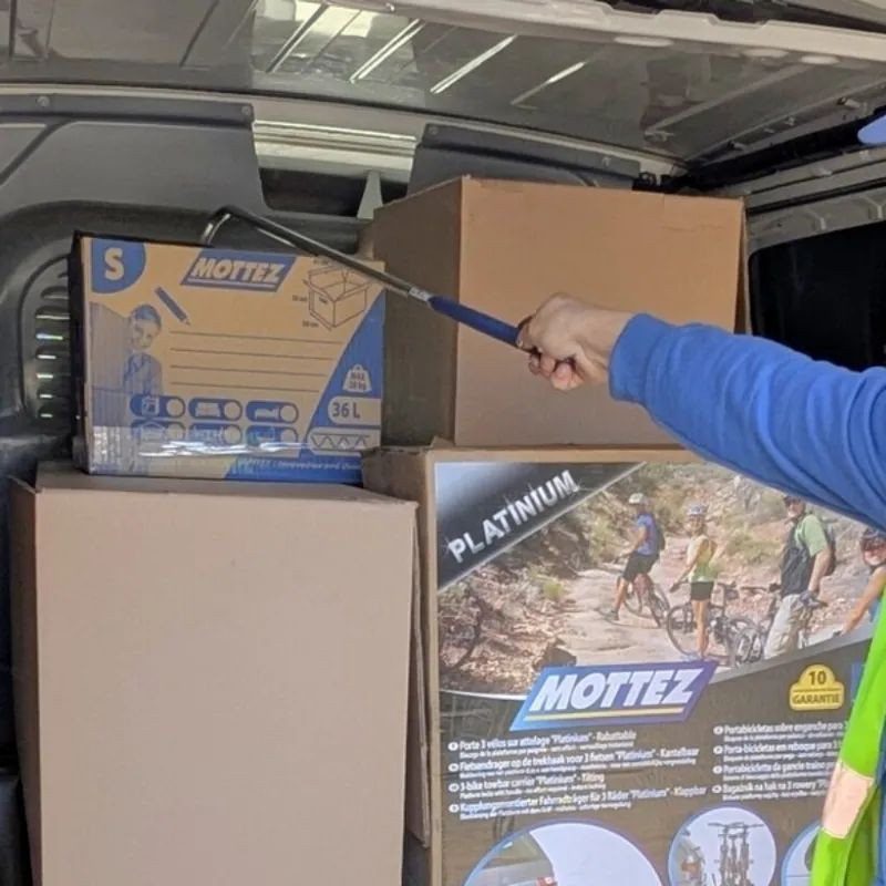 Crochet pour récupérer colis