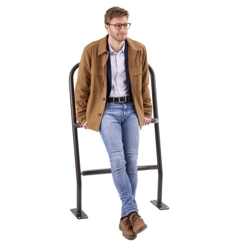 Repose- pied pour cycliste ou assis débout