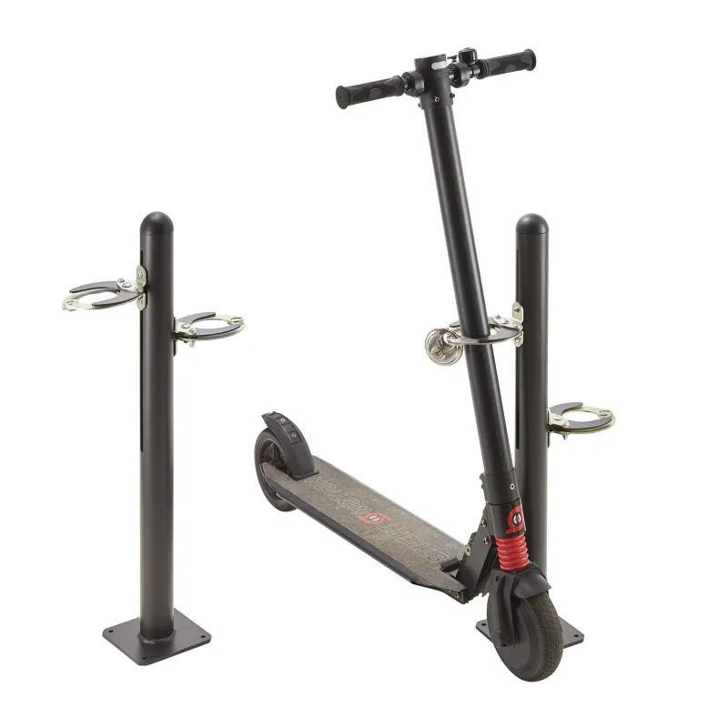 Poteau avec pinces antivol pour rangement de 2 trottinettes