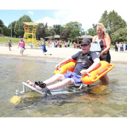 Fauteuil de baignade amphibie flottant pour PMR