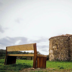 Banc Gavarres en Corten et bois