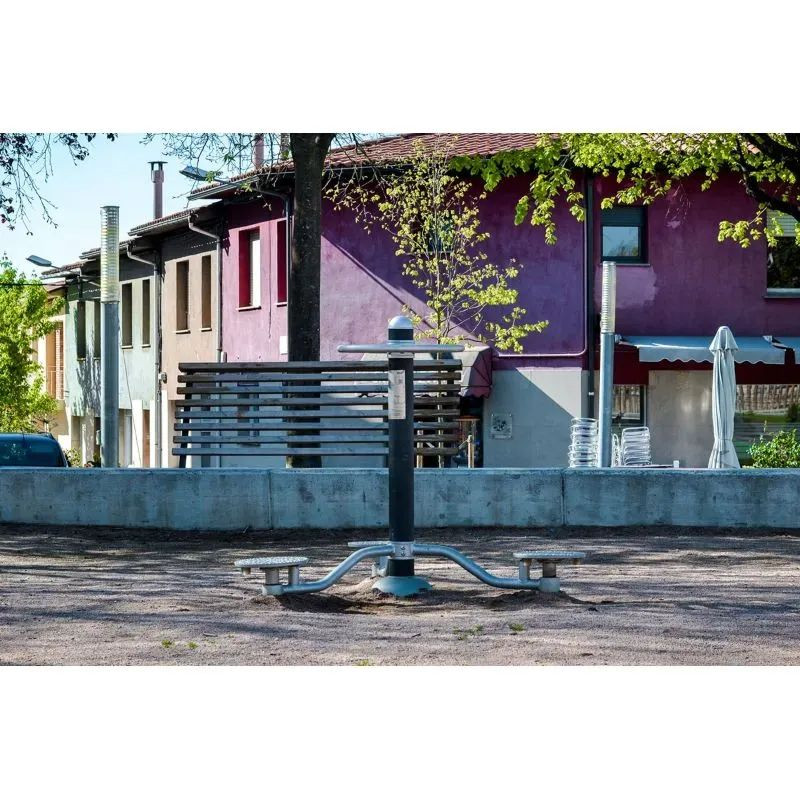 Aménagement sportif en extérieur 3 plaques de torsions fixes