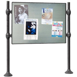 Panneau d'affichage extérieur en acier sur poteaux