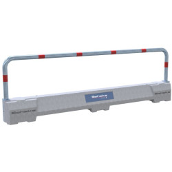 Barrière de sécurité en béton avec arceau de protection en acier