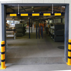 Limiteur de hauteur jaune et noir + 2x 1m de chaîne pour entrepôt