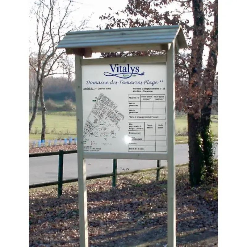 Panneau d'affichage extérieur en bois  avec toit 