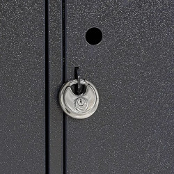 Rangement sécurisé avec prise électrique pour deux trottinettes