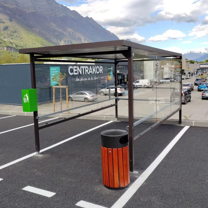 Abri avec toit plat pour 45 chariots