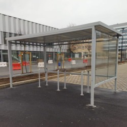 Abri à toit plat pour 10 vélos ou 3 motos