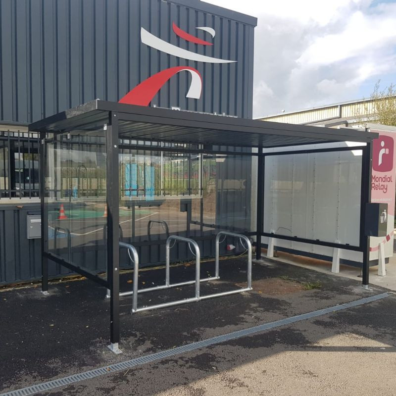 Abri à toit plat pour 10 vélos ou 3 motos