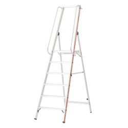 Echelle à plate-forme et longue main-courante