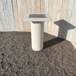 Table de jeux de société haute en béton