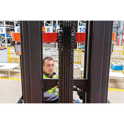 Chariot retractable capacité 1600 kg et hauteur d'élévation de 950 cm